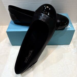 Softwalk Women's Black  Patent Cap Toe Ballet Flat Shoe